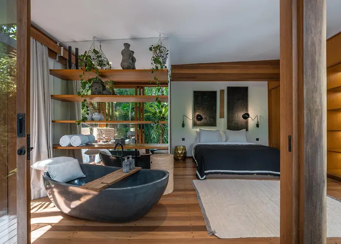 Bawa House - Lush 5br Retreat 7 Min To Pererenan