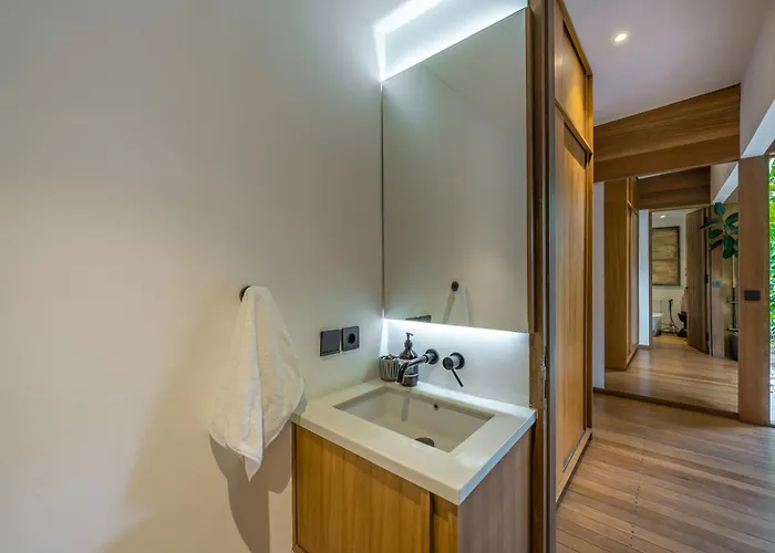 Villa Bawa House - Lush 5br Retreat 7 Min To Canggu