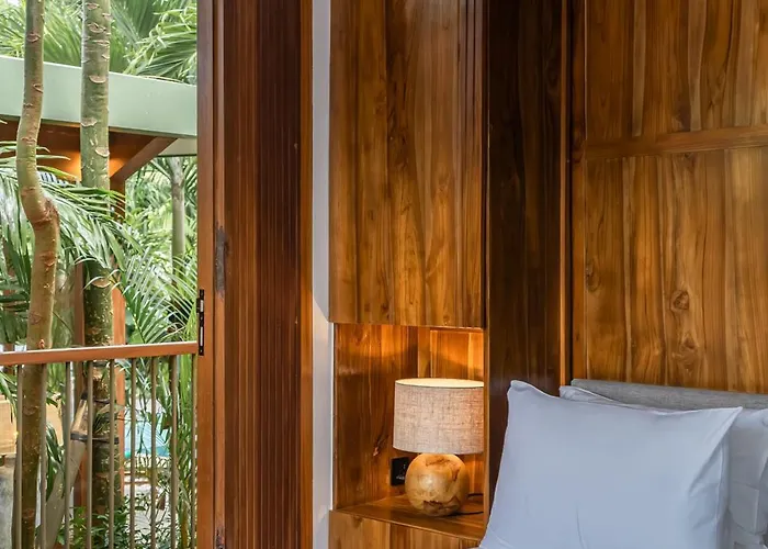 Вилла Bawa House - Lush 5br Retreat 7 Min To Pererenan