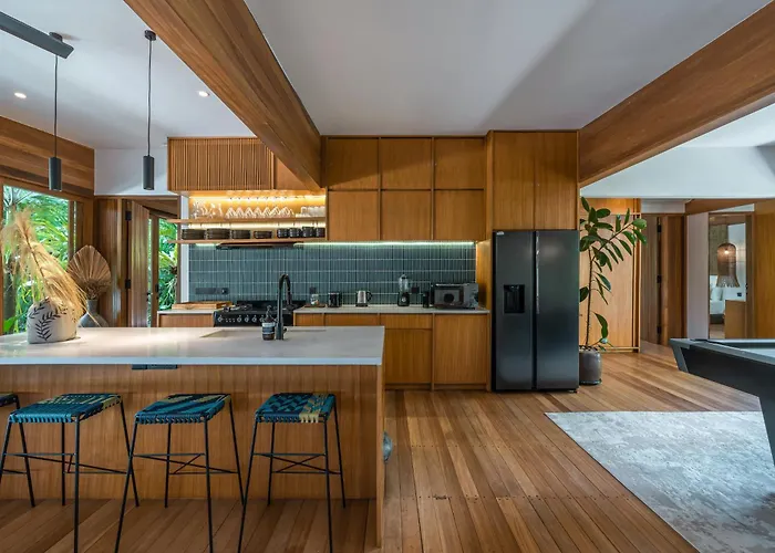 Bawa House - Lush 5br Retreat 7 Min To *