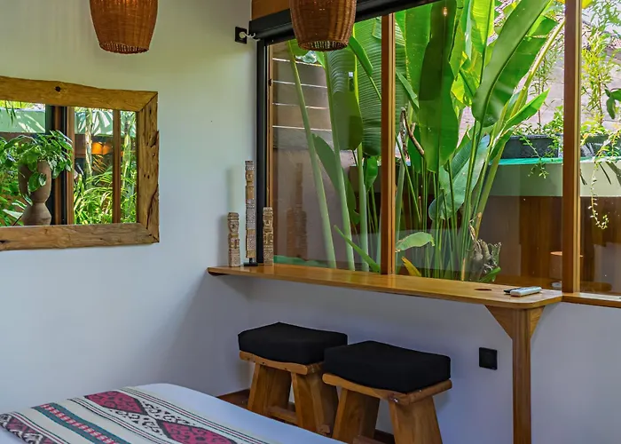 Bawa House - Lush 5br Retreat 7 Min To