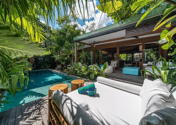 Bawa House - Lush 5br Retreat 7 Min To Villa Canggu